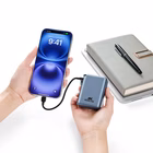 Immagine di Power bank da 10.000 mAh con ricarica rapida Power Delivery fino a 40 W e display TFT integrato