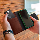 Immagine di Cover tpu marrone CELLY DUOMO - Universal Magnetic Case up To 6.5" DUOMOXXLBR