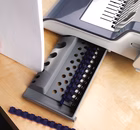 Immagine di Rilegatrice elettrica ad anelli plastici QUASAR E