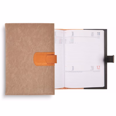 Immagine di Agenda con tasca porta card giornaliera 15x21 beige 30+