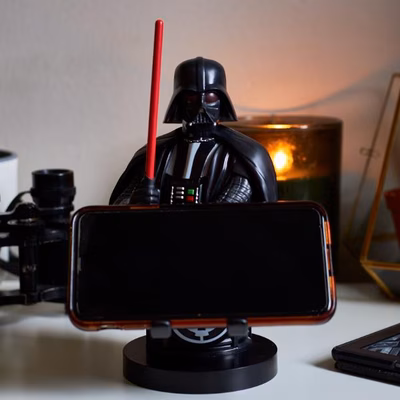 Immagine di Darth vader choke pose cable guy