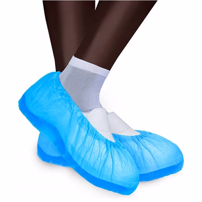 Immagine di Copriscarpe in polietilene azzurro con elastico