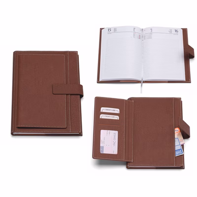 Immagine di Agenda portafoglio con tasche giornaliera 17x24 marrone 30+